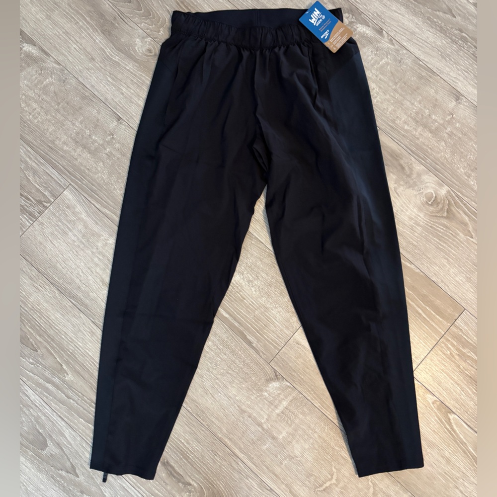 NWT Brooks Running Shakeout Pants